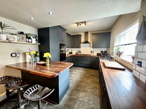 Photo 16- click for photo gallery